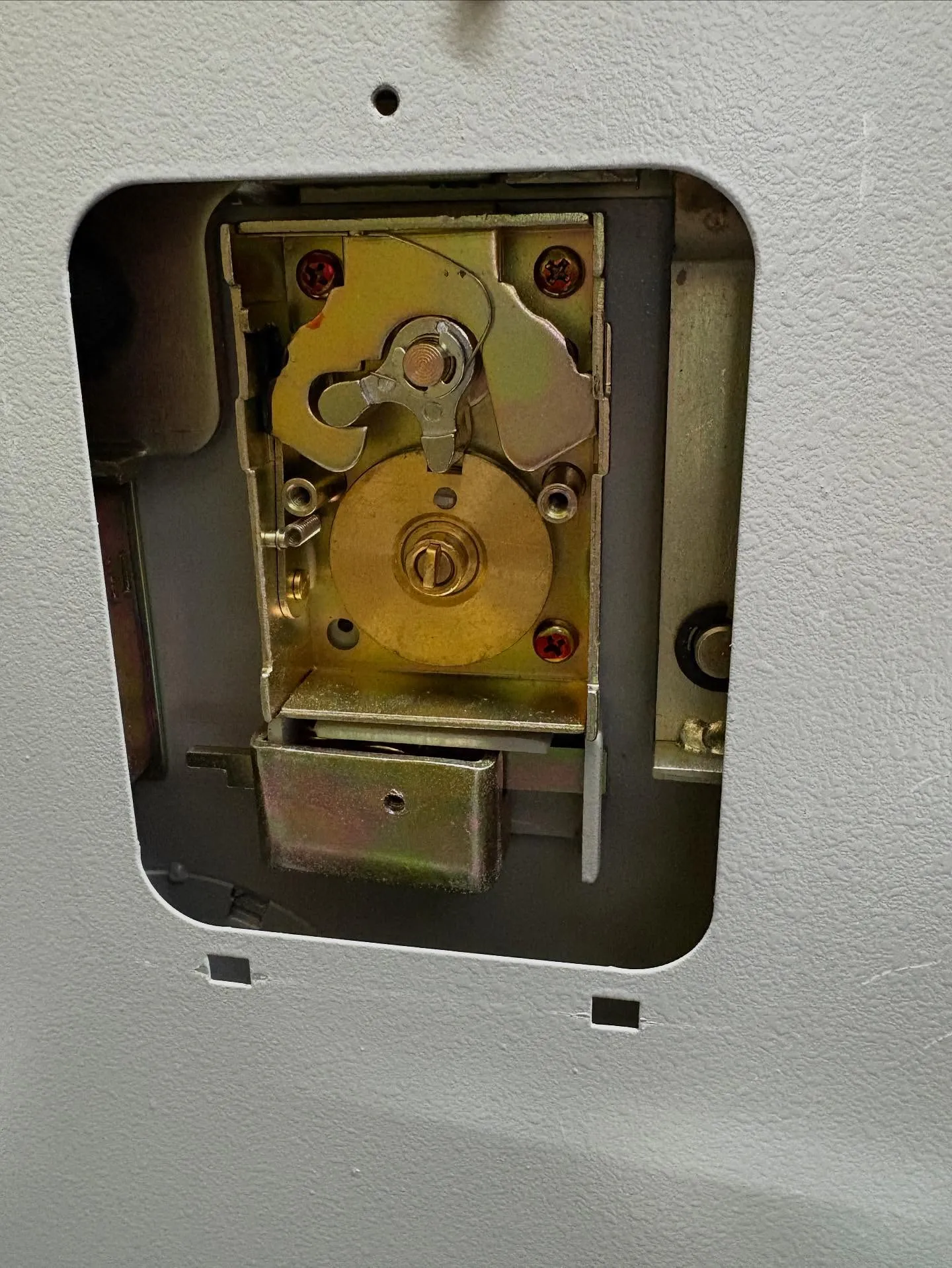 福岡市博多区、業務用金庫解錠。