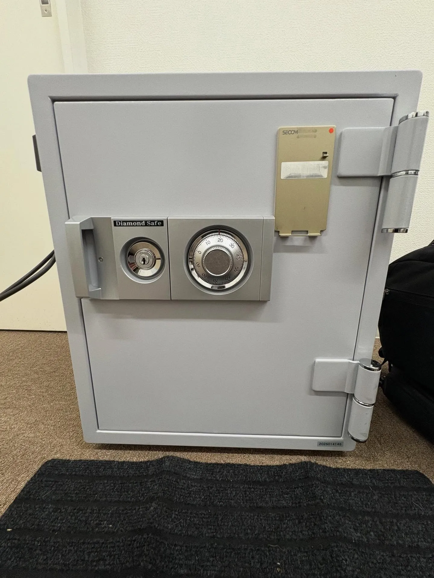 久留米市で金庫解錠。