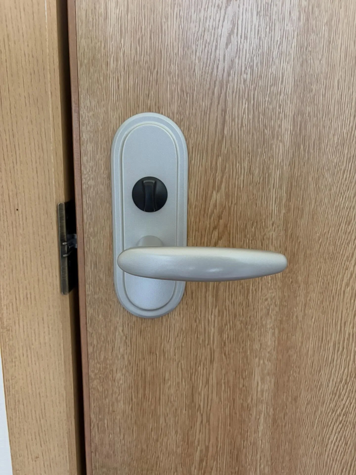 古賀市トイレドアノブ交換。